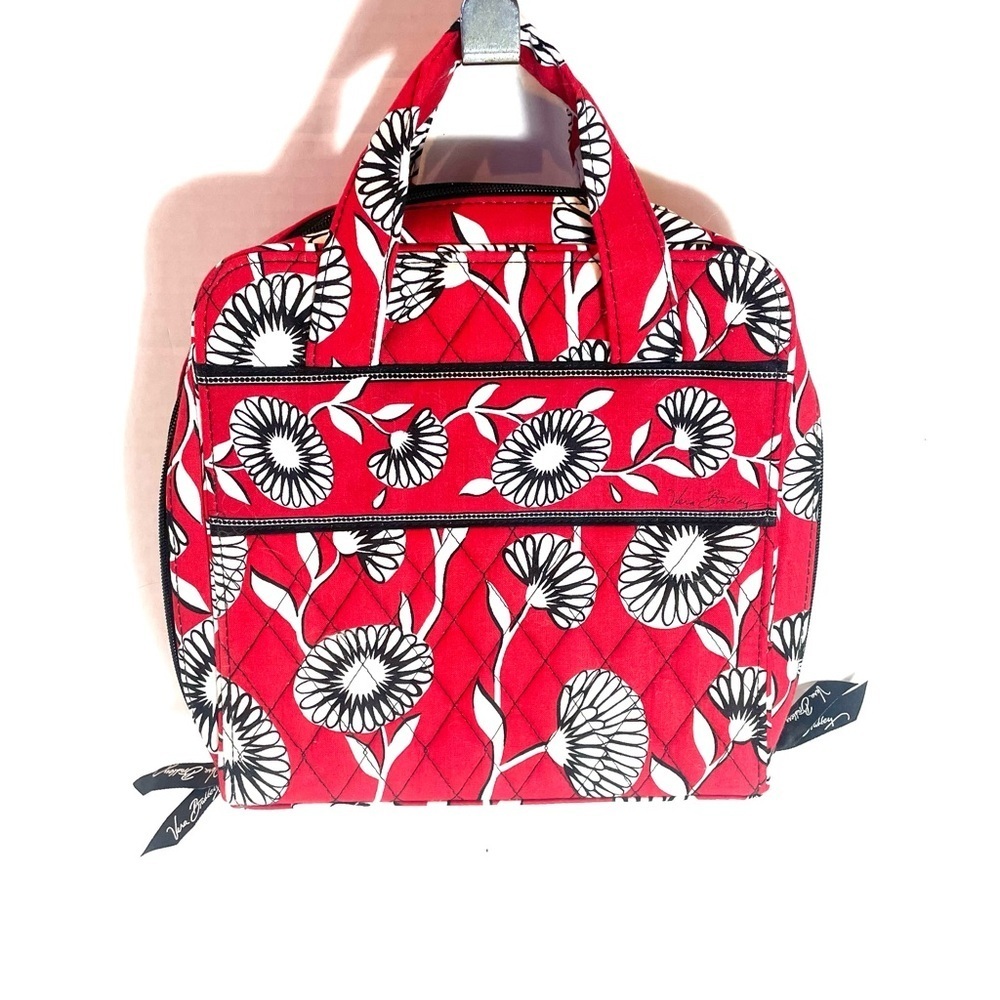 Vera Bradley Red Floral Quilted Cosmetic Train Case Travel Makeup Bag Zip
NWOT - Picture 3 of 12